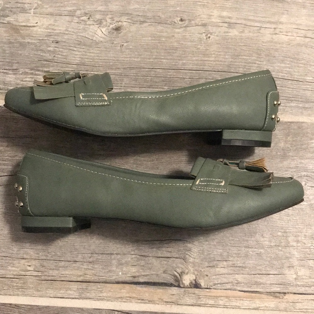 NWOT green ASHRO slip on shoes square toe loafer